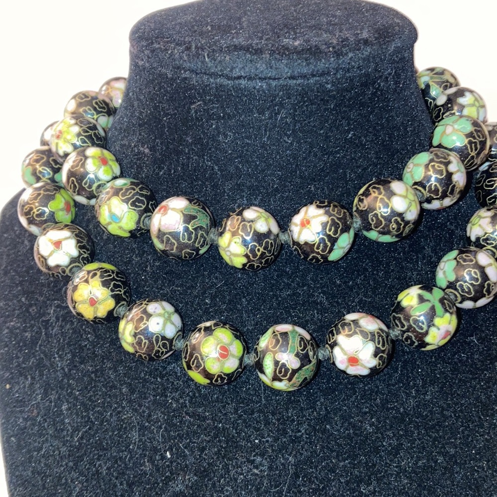 Vintage 1940s Cloisonné Black Ball Chain Knotted. Beautiful 🤩 - Picture 9 of 10
